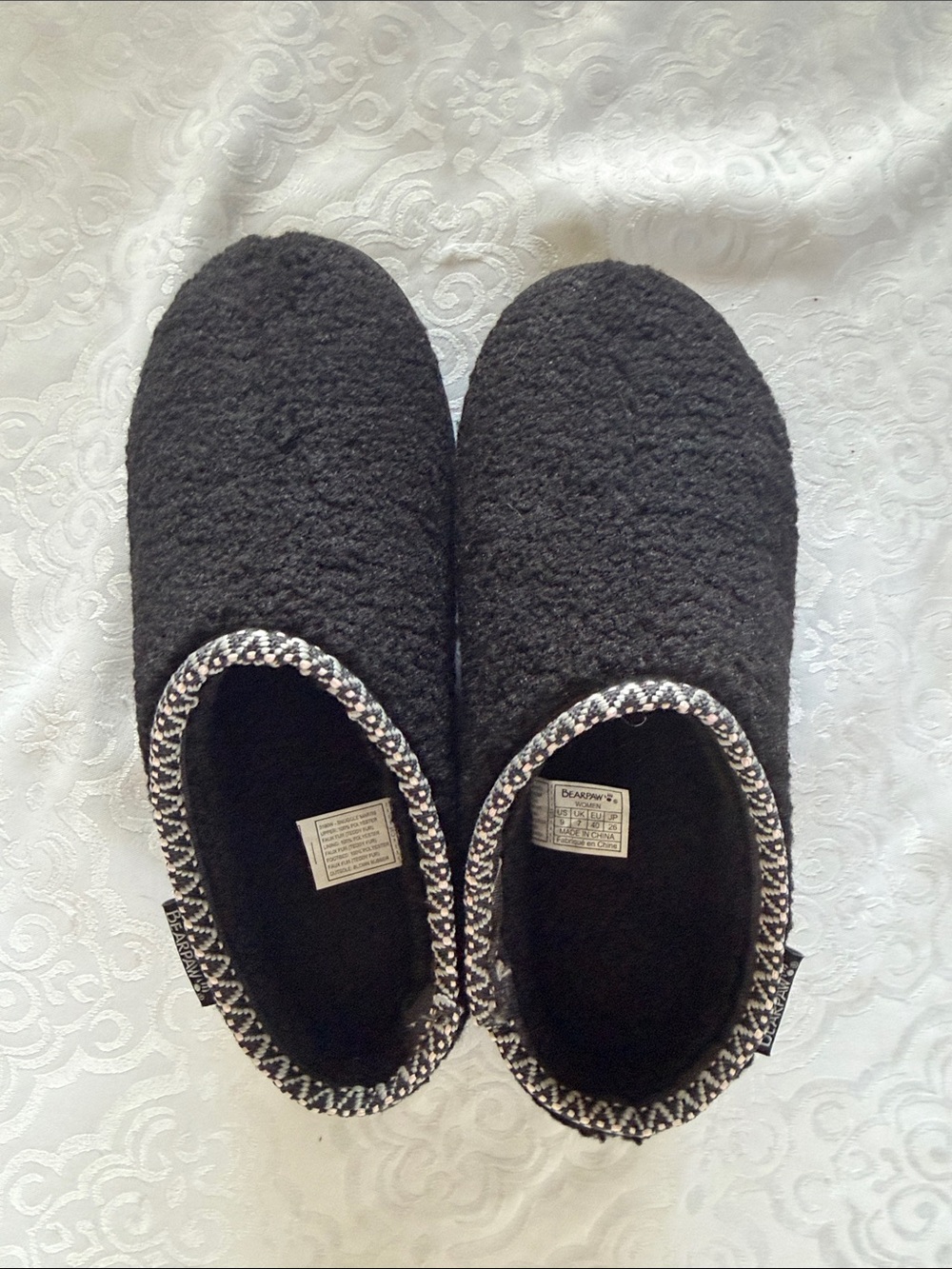 Bearpaw Cozy Black Sherpa Slip-On - Picture 10 of 16